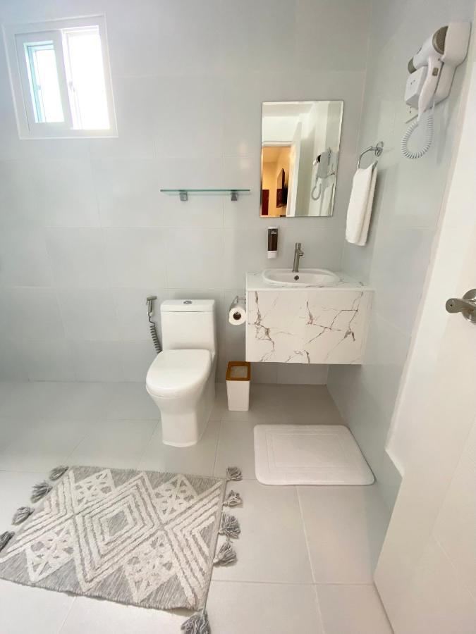 Harman Suites Moalboal Exteriör bild