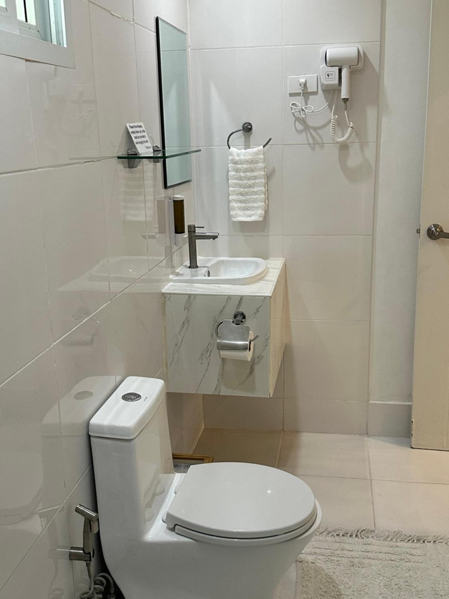 Harman Suites Moalboal Exteriör bild